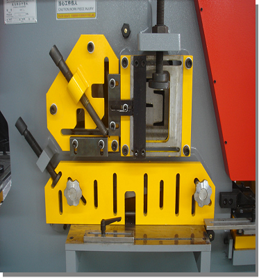 Steel Plate Angle Cutting Punching Notching Machine Hydraulic Ironworker විකිණීමට ඇත